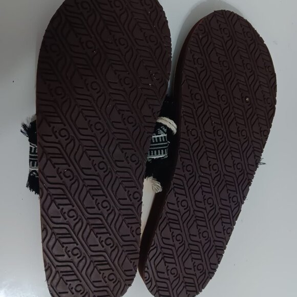 SANDAL - Picture 3 of 4